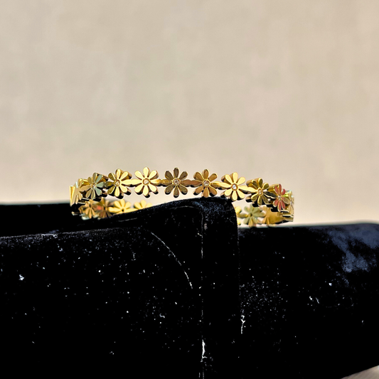 Golden Petals Bangle | Non-Tarnish