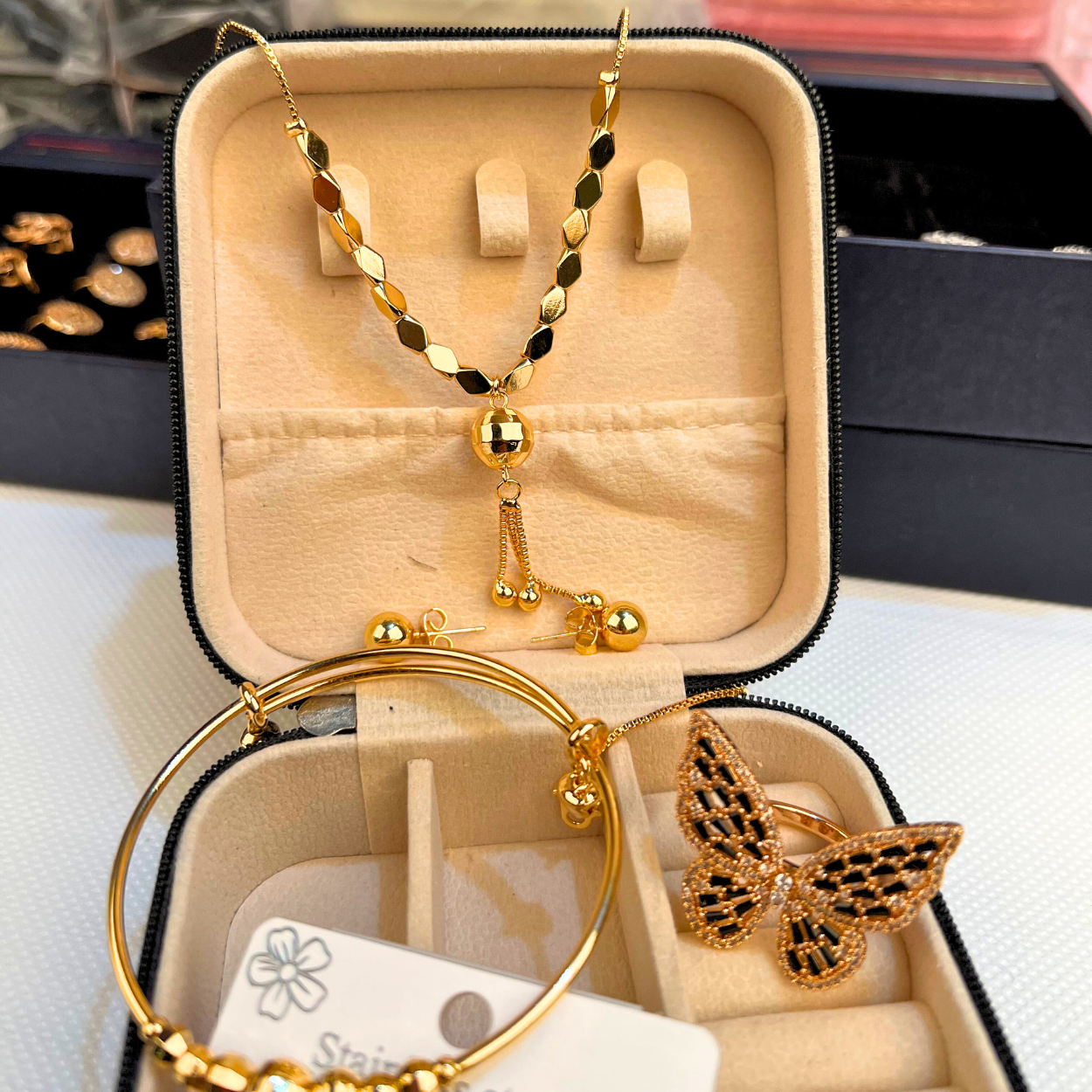 Luxury Gift Deal Box – 50% Off Jewelry Set (Rings, Necklace & More)