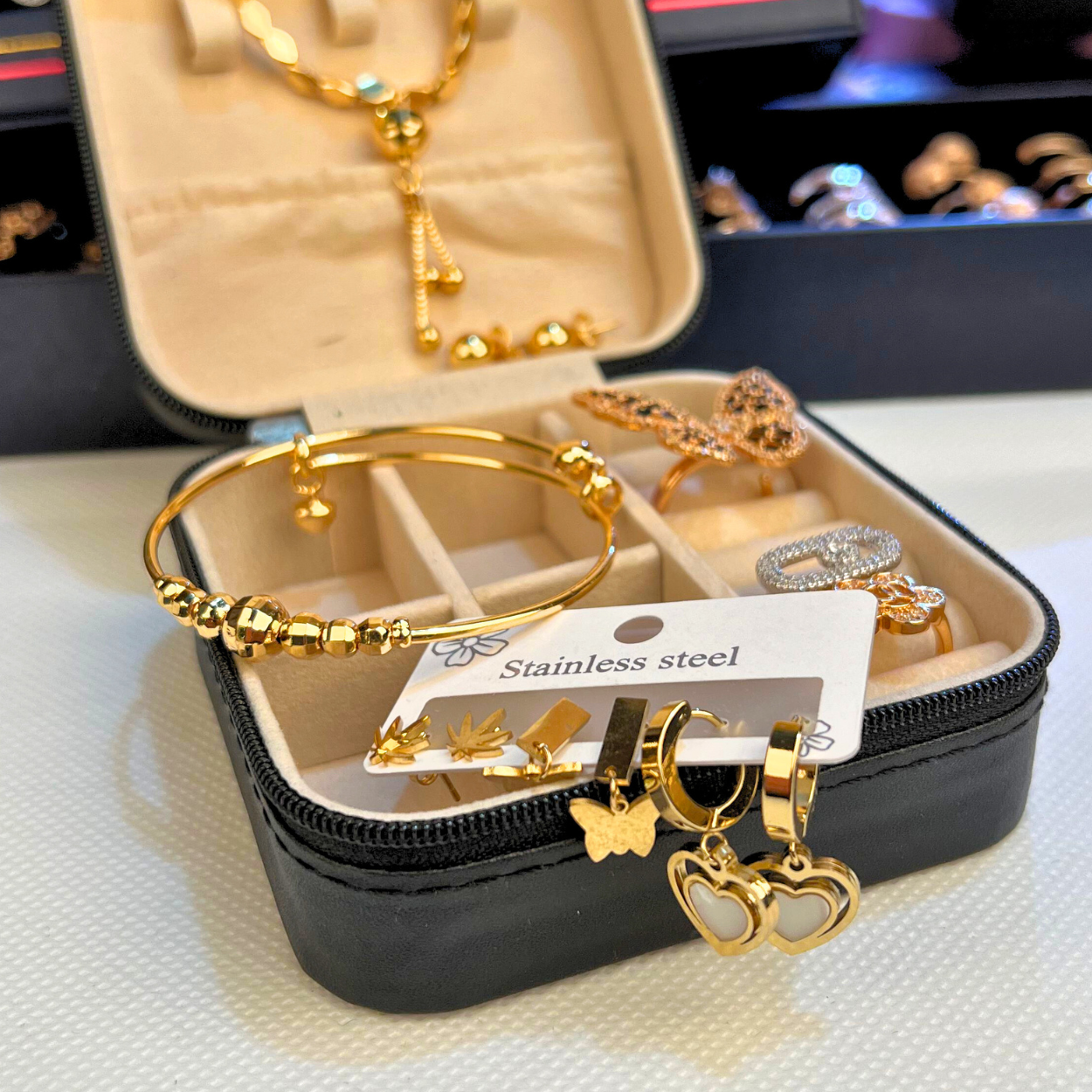 Luxury Gift Deal Box – 50% Off Jewelry Set (Rings, Necklace & More)