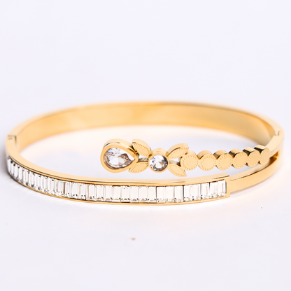 NEW STYLE GOLDEN Bracelet with - white stones