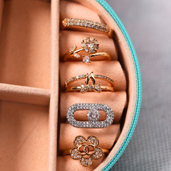 Luxury Gift Deal Box – 50% Off Jewelry Set (Rings, Necklace & More)