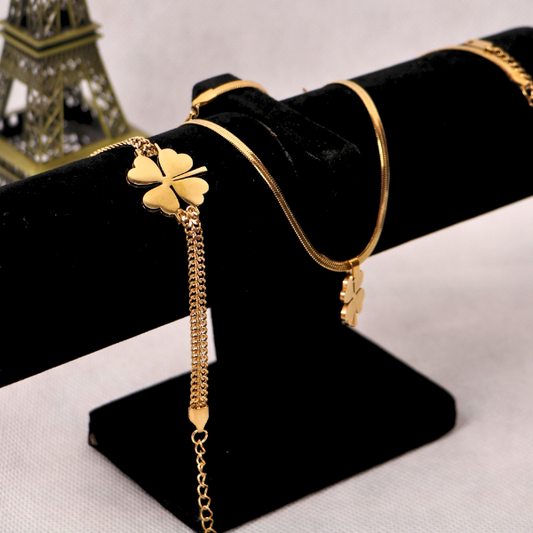 Lucky Clover Pendant Necklace - Gold Herringbone Snake Chain
